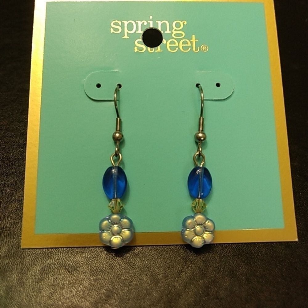 Spring Street flower dangling earrings